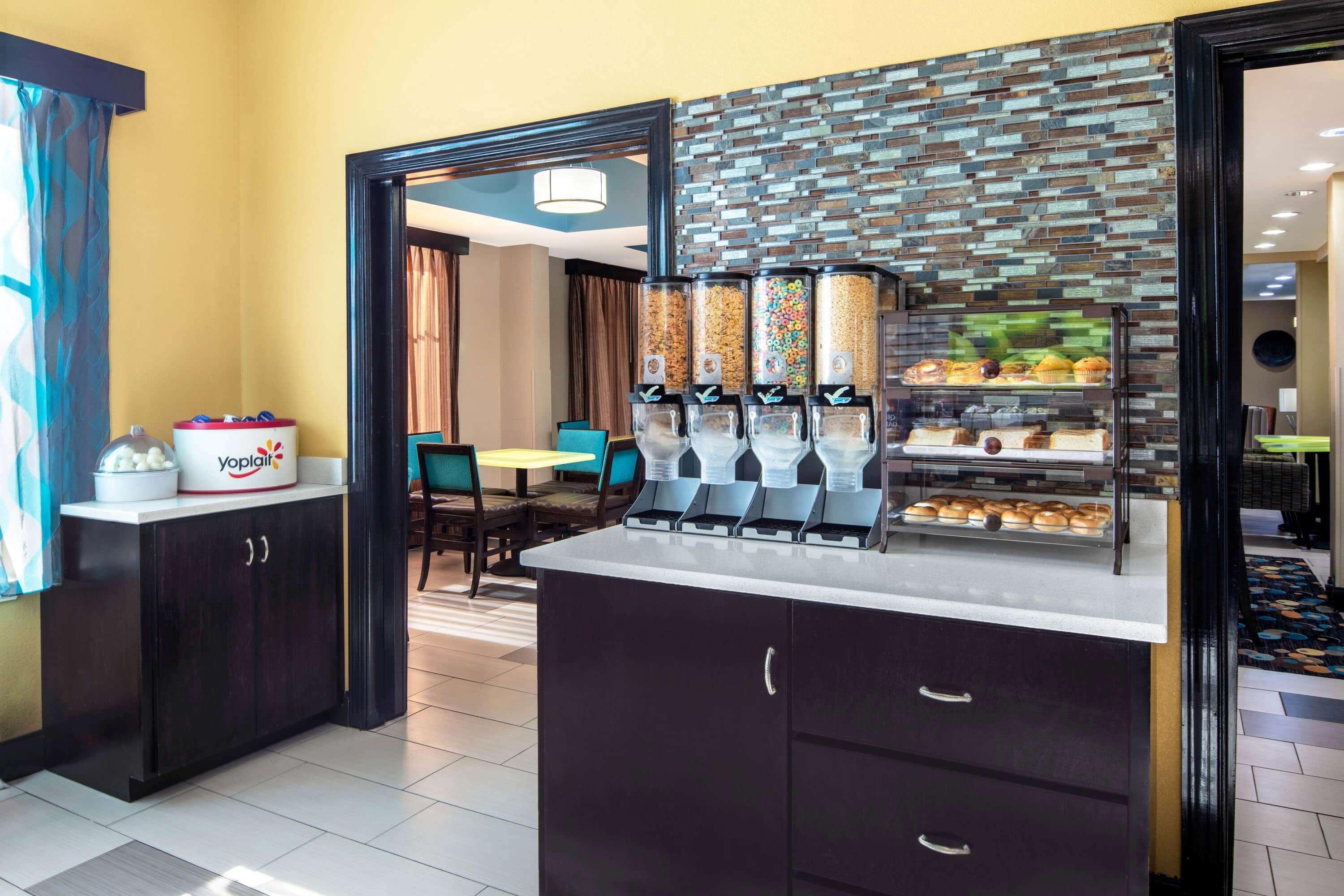 La Quinta By Wyndham Oxford - Anniston Hotel Buitenkant foto