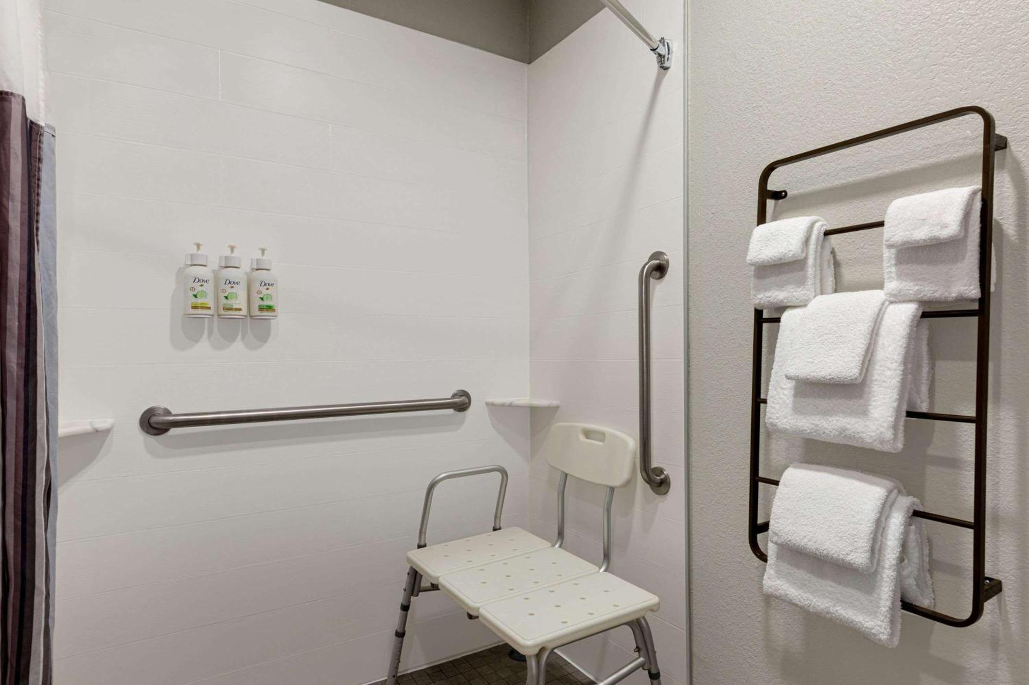 La Quinta By Wyndham Oxford - Anniston Hotel Buitenkant foto
